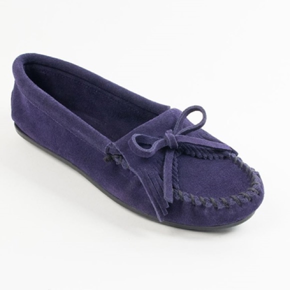 minnetonka navy blue moccasins